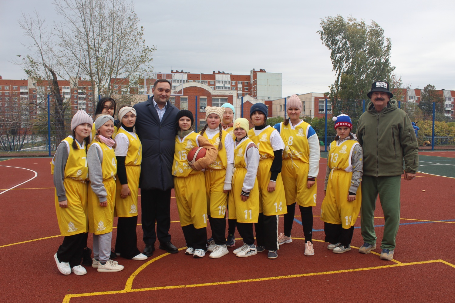 Алексей Комаров проверил качество условий для занятий детьми спортом в Каменке