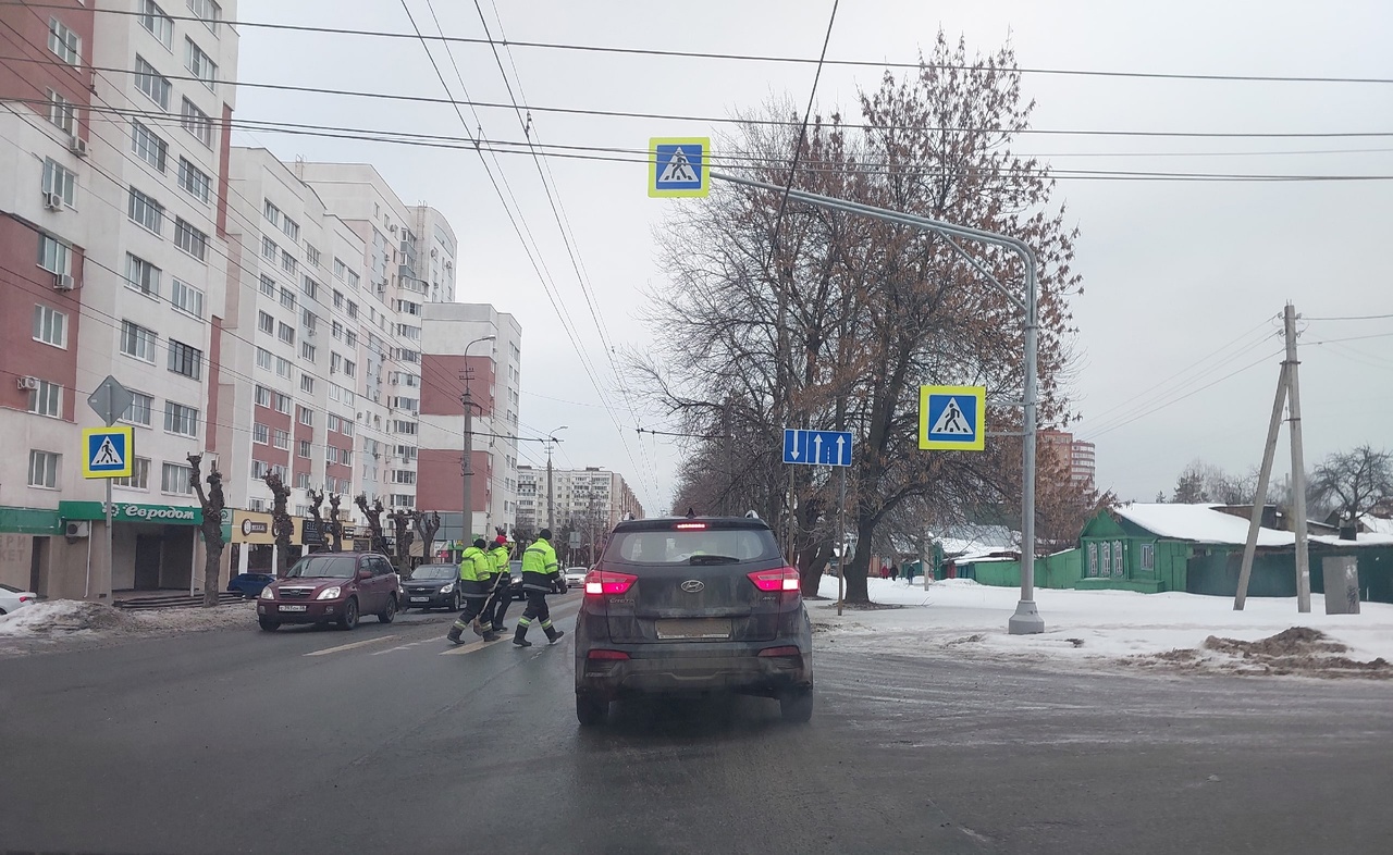 В Пензе перекрыли движение на улице Вишневой, ограничив доступ к проезжей части для 150 домов