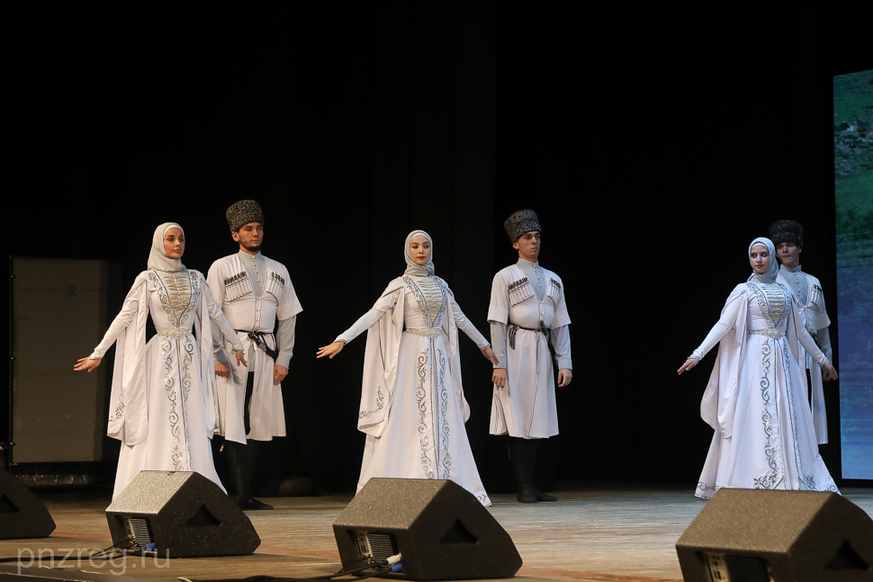 В честь Дня единства Рамзан Кадыров подарил пензенцам выступление ансамбля «Вайнах»