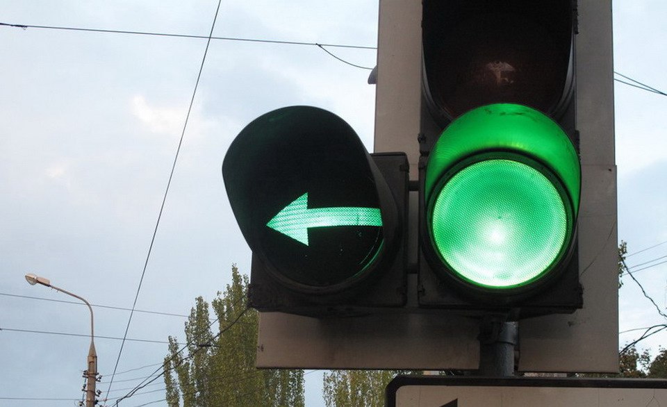В Терновке изменили режимы работы двух светофоров из-за ремонта дороги