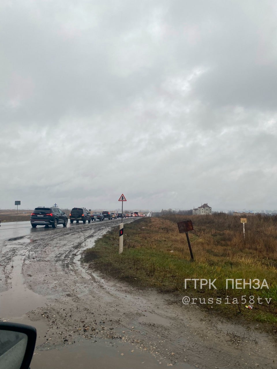 Из-за срыва сроков перекрытия Ново-Терновской в Терновке до Засечного образуется километровая пробка