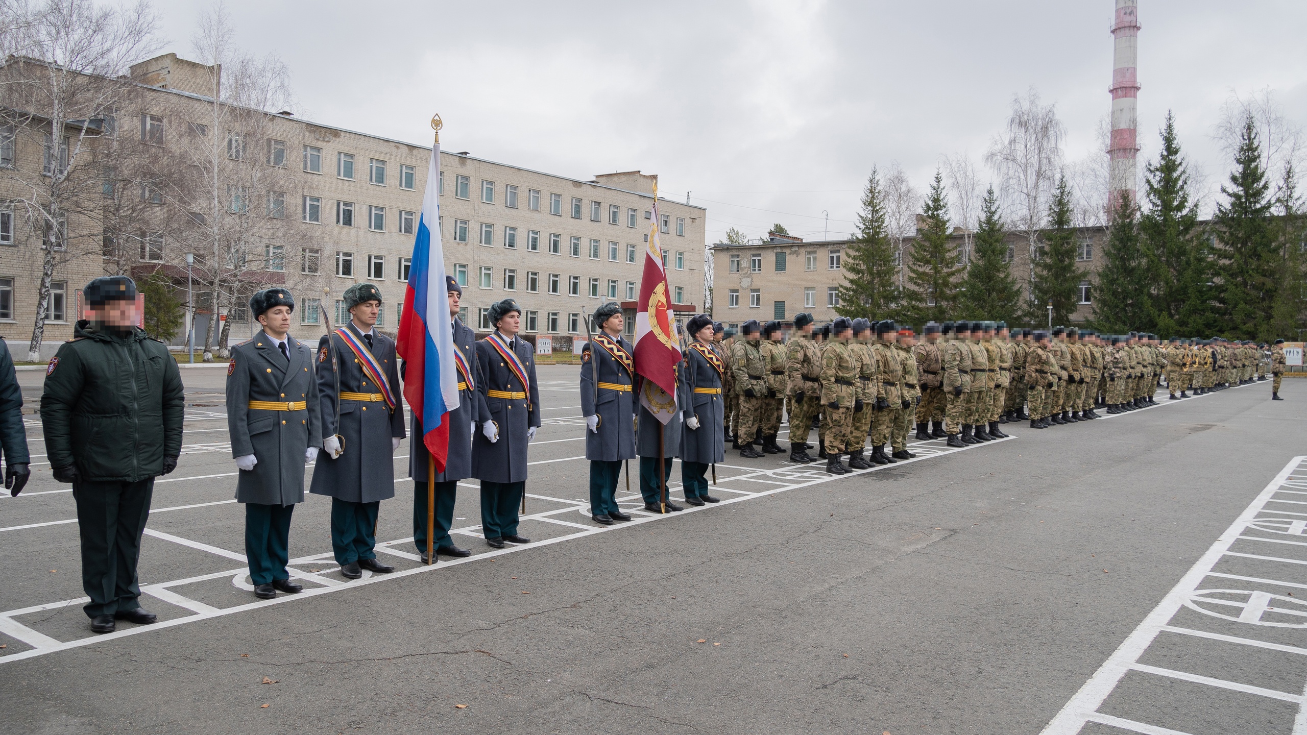 Боевое знамя вручили личному составу воинской части Росгвардии в Заречном
