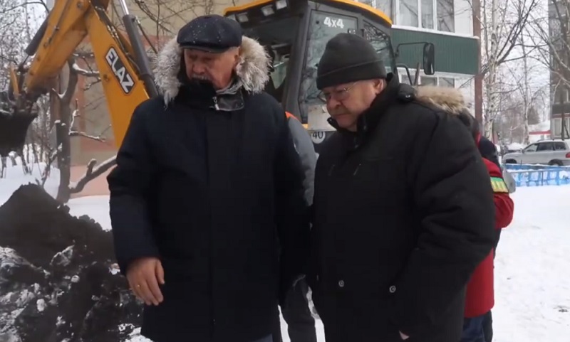 Олег Мельниченко взял на личный контроль ситуацию с ремонтом трубопровода в Арбеково 