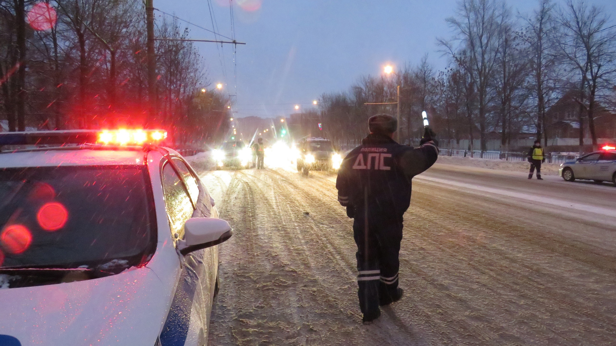 ГИБДД Пензенской области призывает водителей к осторожности на дорогах из-за непогоды