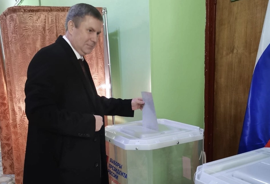 Депутат Госдумы Дмитрий Каденков проголосовал на выборах Президента РФ в родной Пензе 