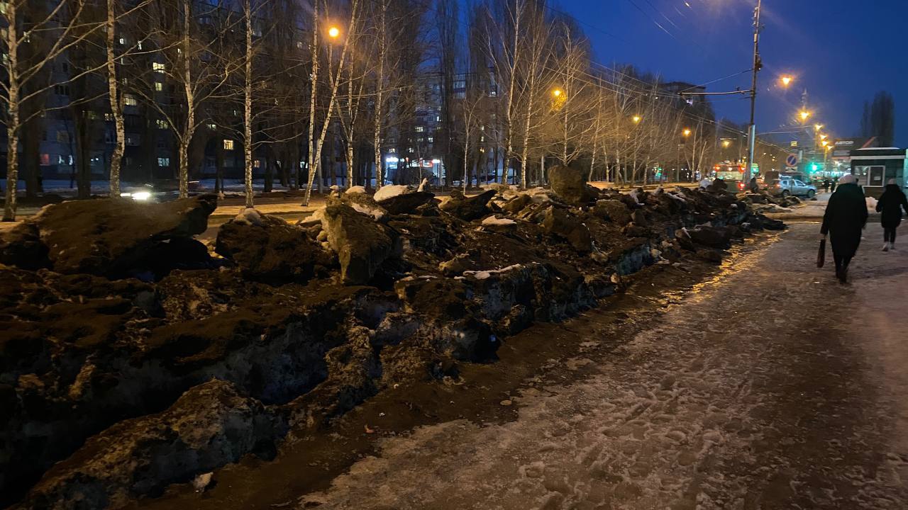 Пензенцы пожаловались на огромные сугробы на пешеходной зоне в Арбеково 