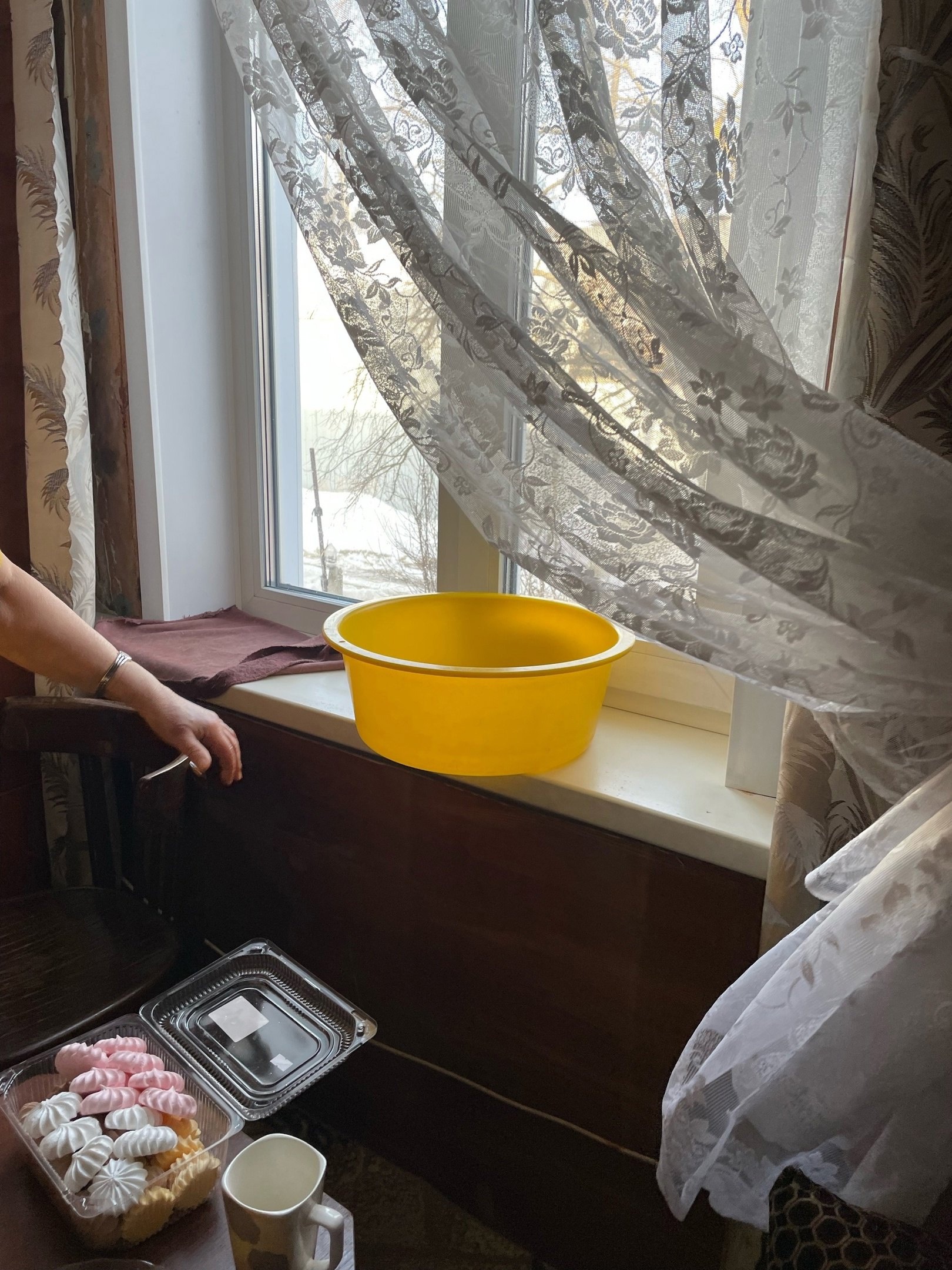 Из-за не почищенной крыши дома на Лермонтова затопило квартиру пензячки 