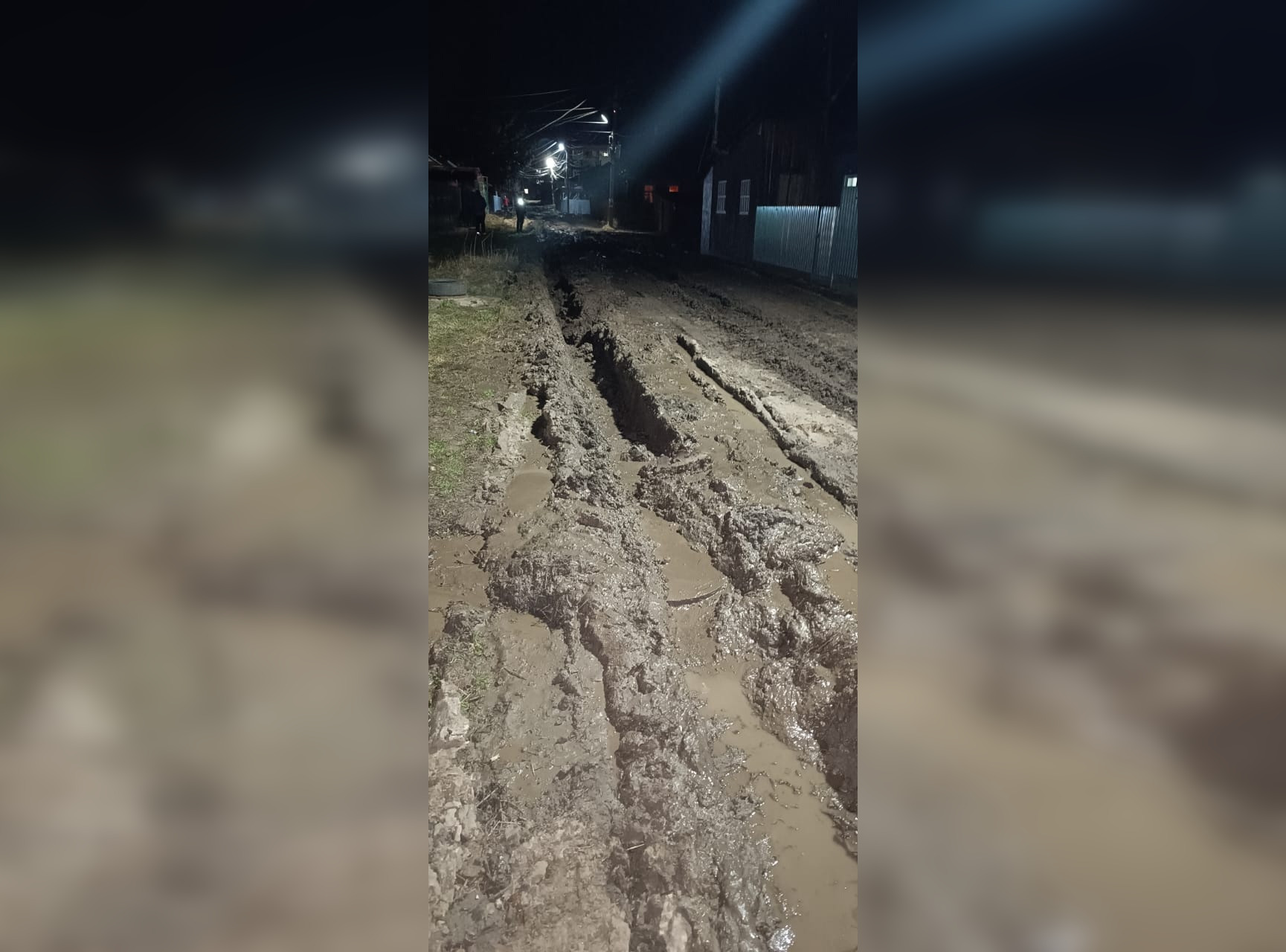 Жители с улицы Коммунальная в Сердобске утопают в жиже грязи 