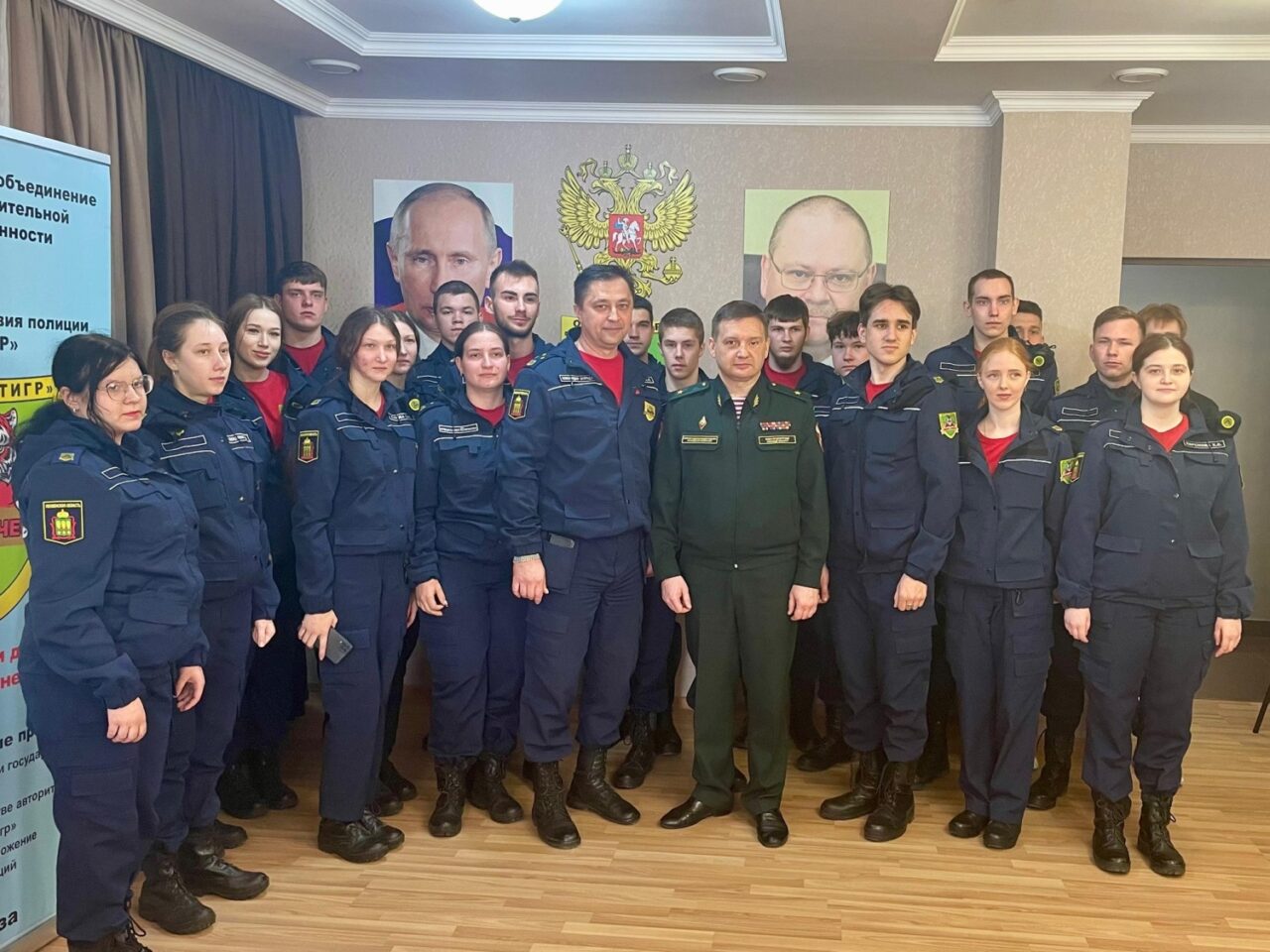 Генерал-майор Андрей Кийко поблагодарил Олега Мельниченко за опыт отряда Тигр
