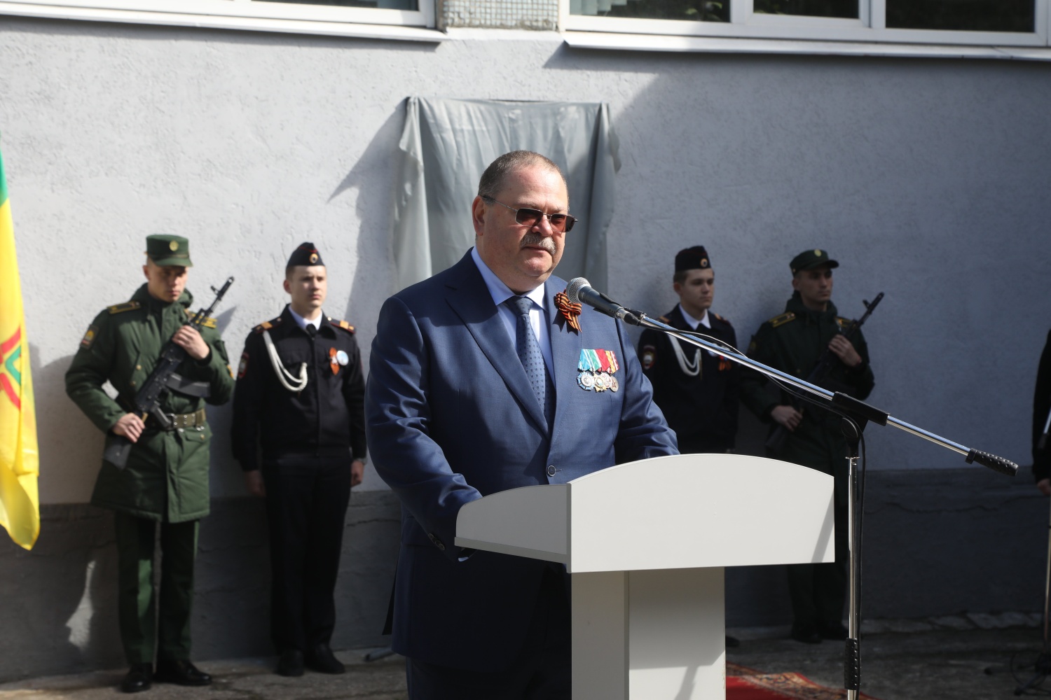 В школе 66 Пензы открыли мемориальную доску Герою России Сергею Гринину