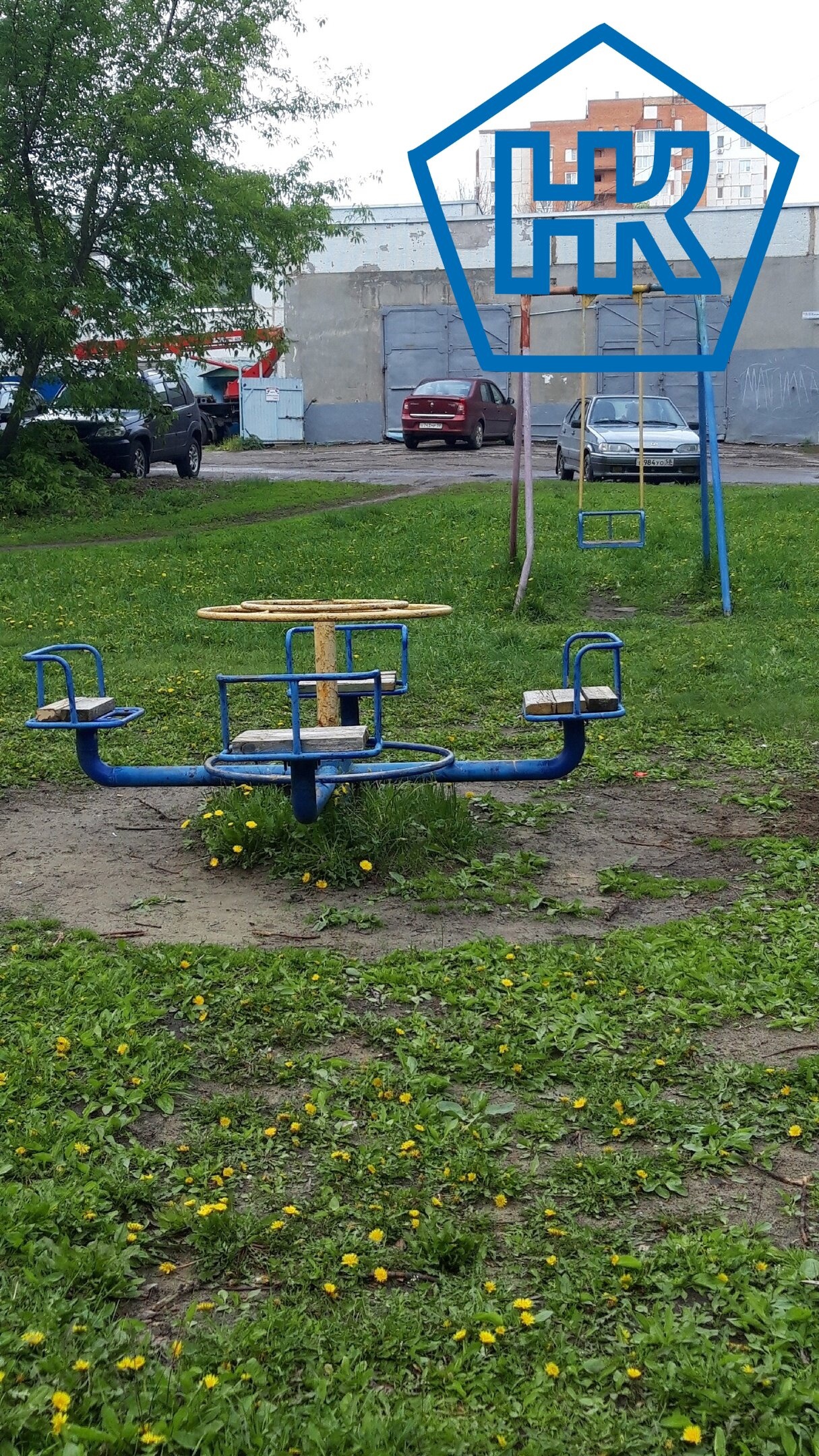 Жители дворов на Воронова пожаловались на отсутствие детской площадки 