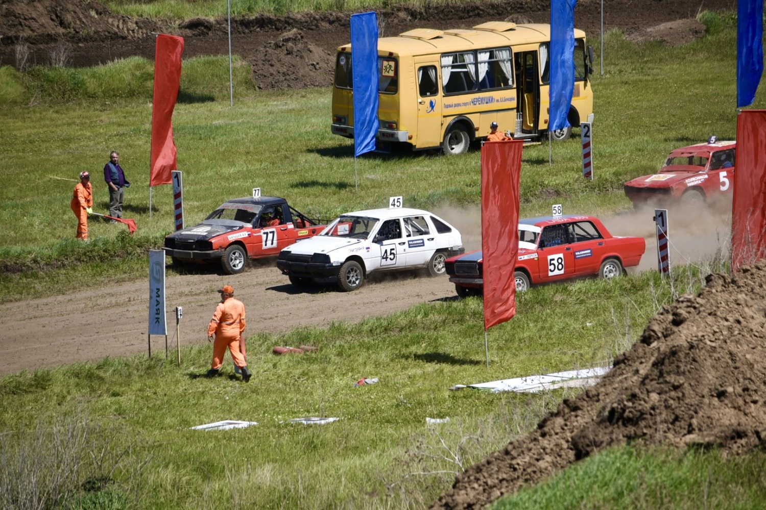 В Пензенской области прошли соревнования по автокроссу «Золотой колос»