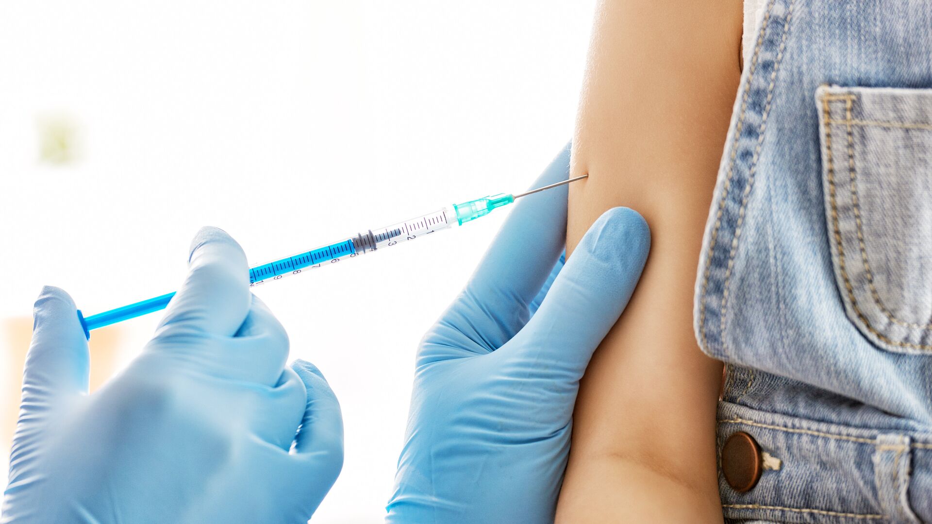 Пензенским родителям напомнили о необходимости детских прививок летом