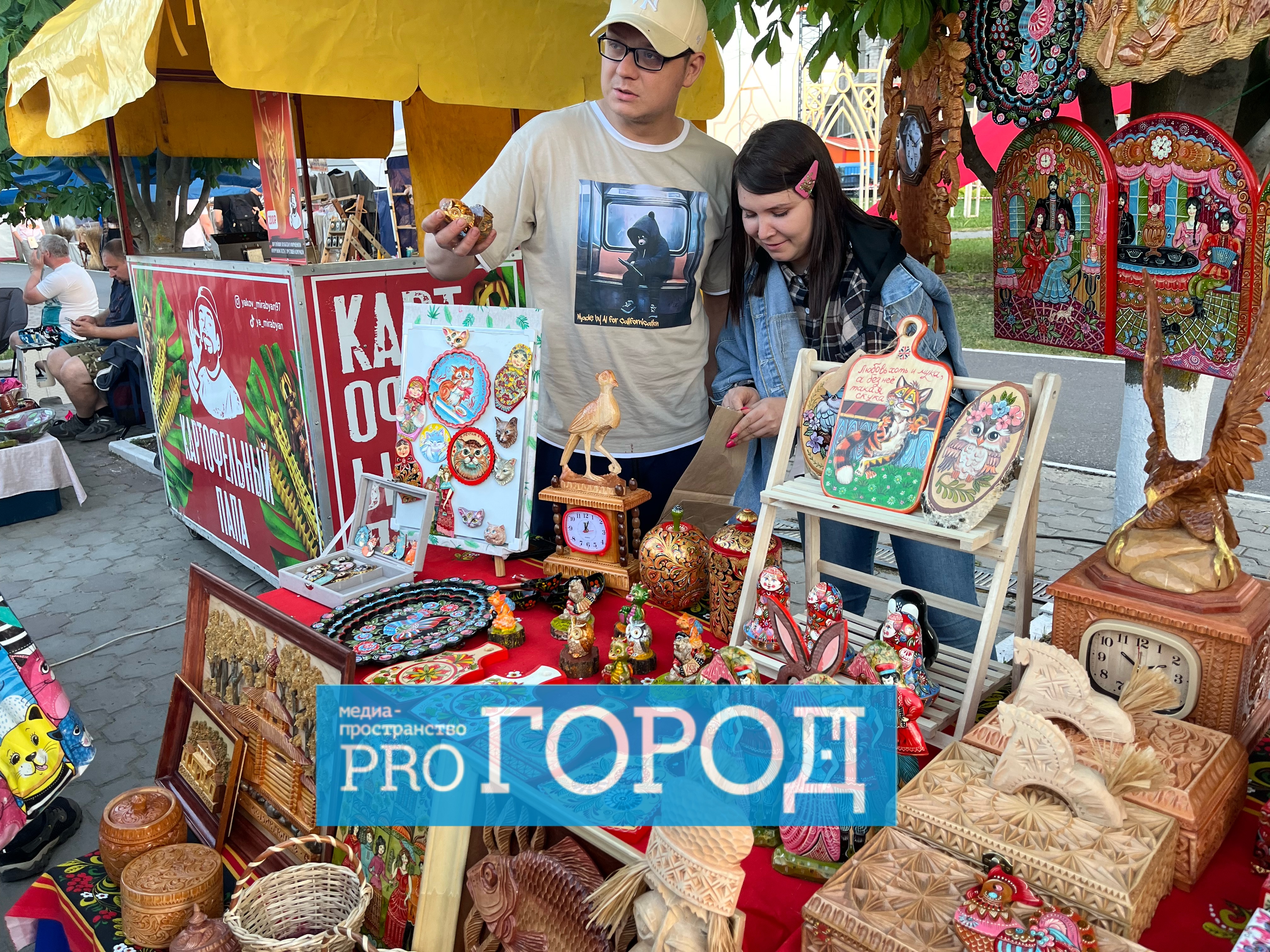 В Засечном на 4 километрах развернулась масштабная ярмарка товаров ремесленников из 150 городов