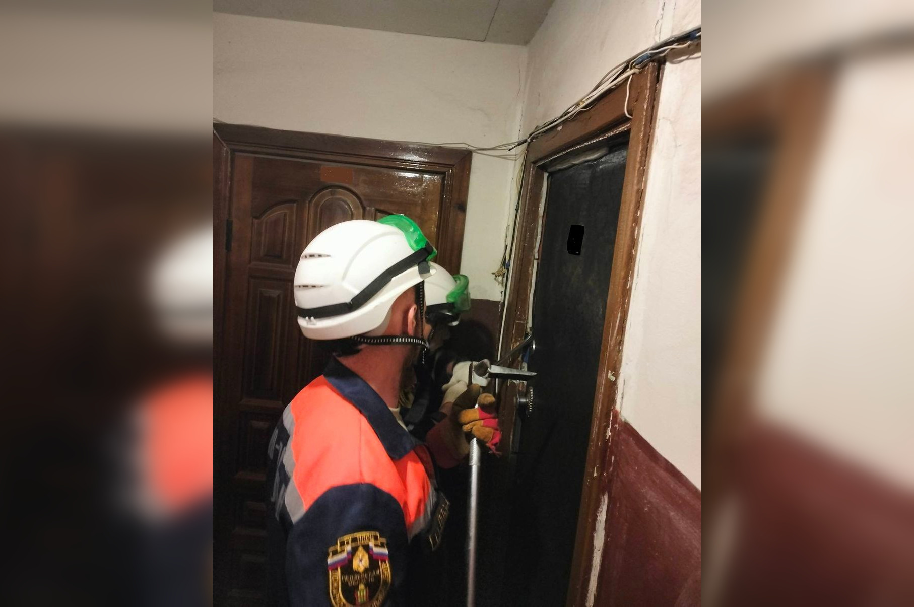 Труп мужчины обнаружили спасатели в одном из домов по проспекту Строителей