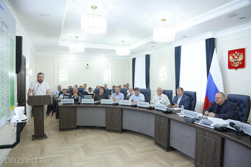 Мельниченко поручил органам власти усилить контроль за безопасностью детей