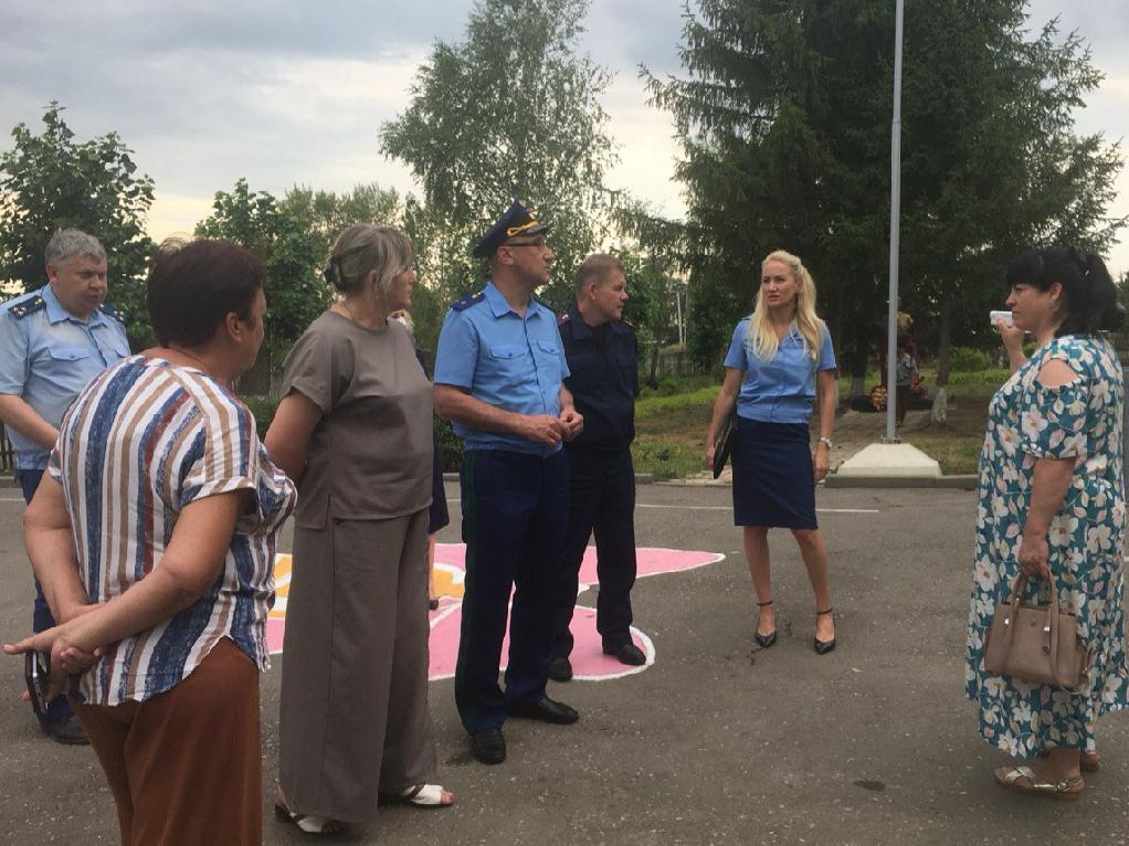 Прокурор и глава следкома Пензы оценили состояние школы в селе Норовка