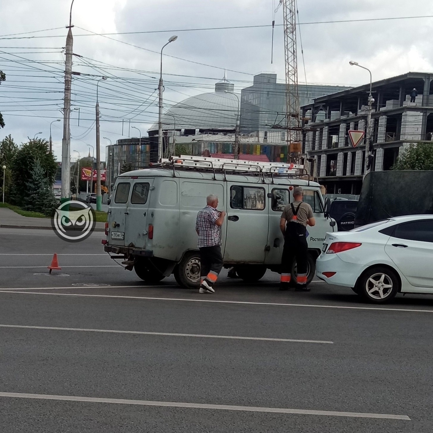 В Пензе на повороте Пушкина и Плеханова появился очередной провал асфальта