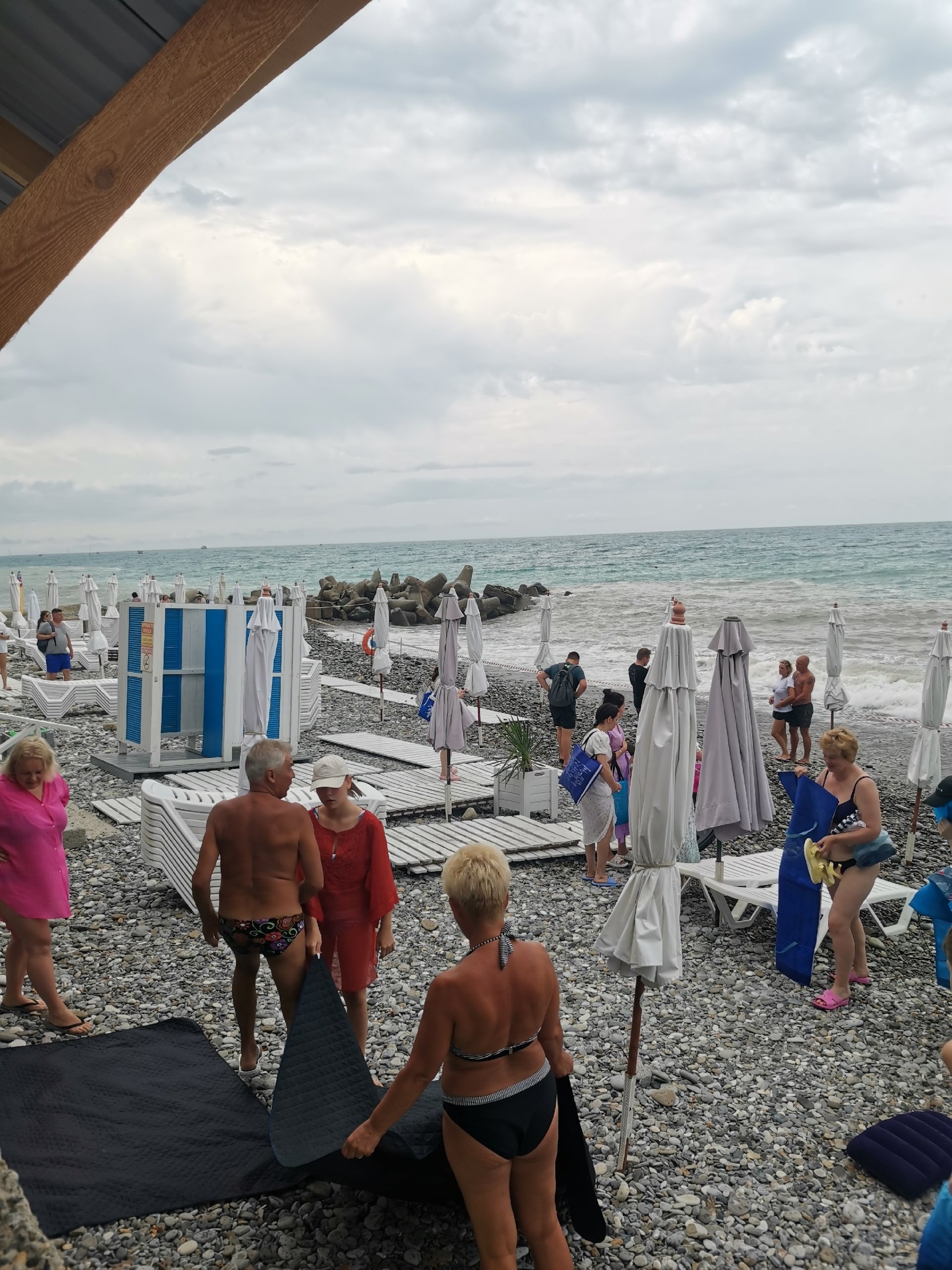 «Везде вонь и грязь, без ротавируса не уедете»: туристов умоляют не ехать в отпуск на Черное море. Отдых будет испорчен 