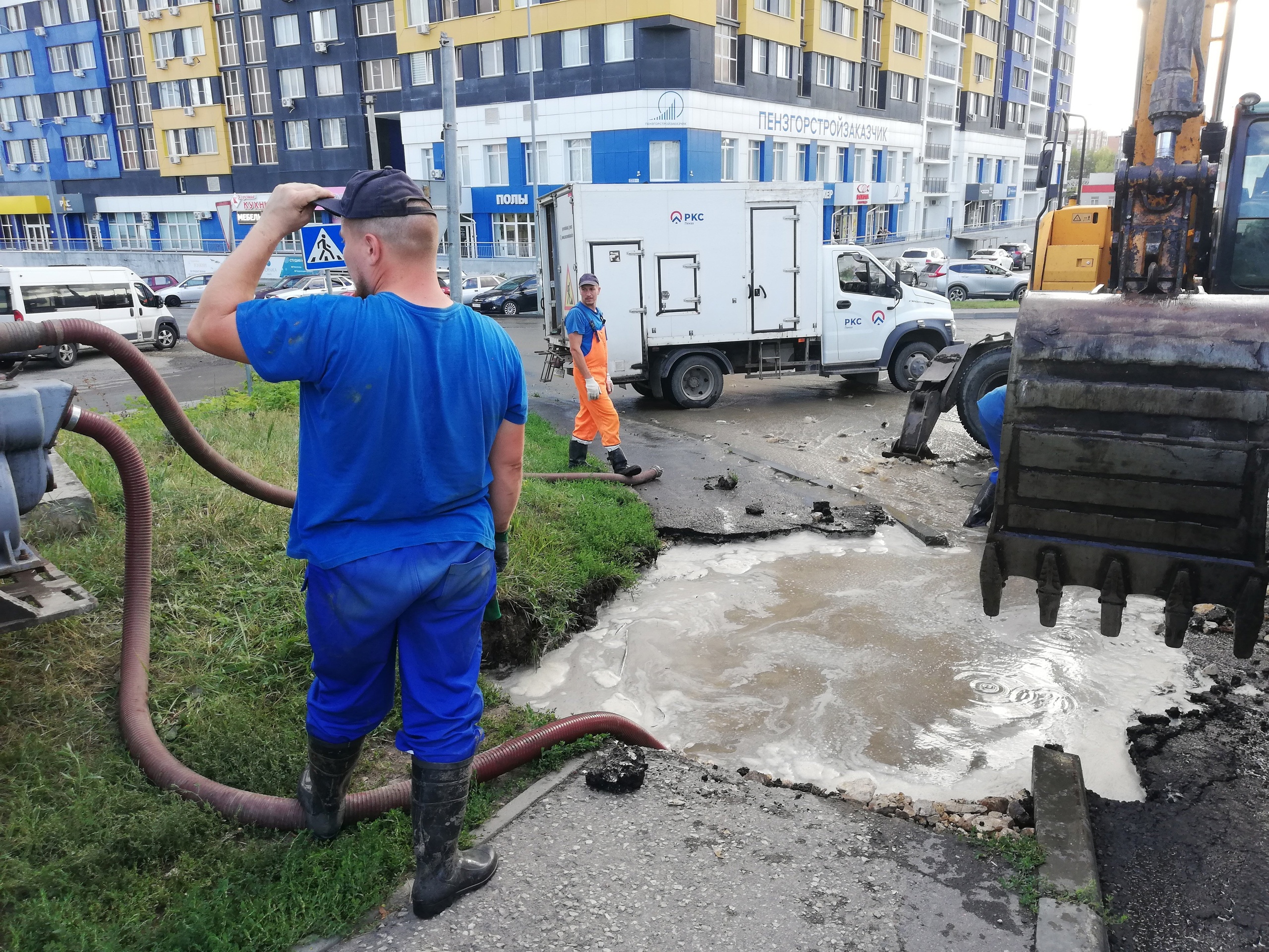 Утечку на проспекте Победы в Пензе обещали устранить без отключения воды