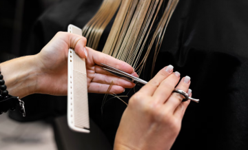 Какая стрижка молодит женщину 50+? Выбираем правильную длину волос