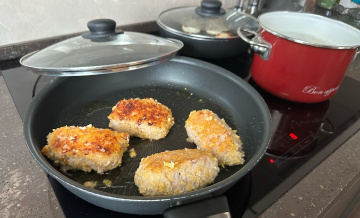 Котлеты из салаки: секреты сочности и пышности. Рецепт с салом и картофелем